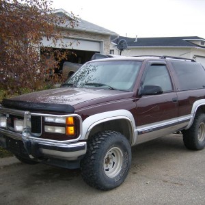 1994 yukon 2 dr. 350 350hp, 3 inch lift, 33 inch tires. magnaflow exhaust, push bumper, off-road lights, locking diff. i painted it burnt orange after