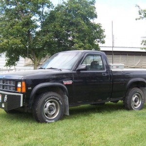 Dakota Side View MID