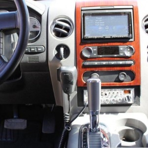 Radio installed... this is the used Unit I installed first. With the bright look in stead of the black face.