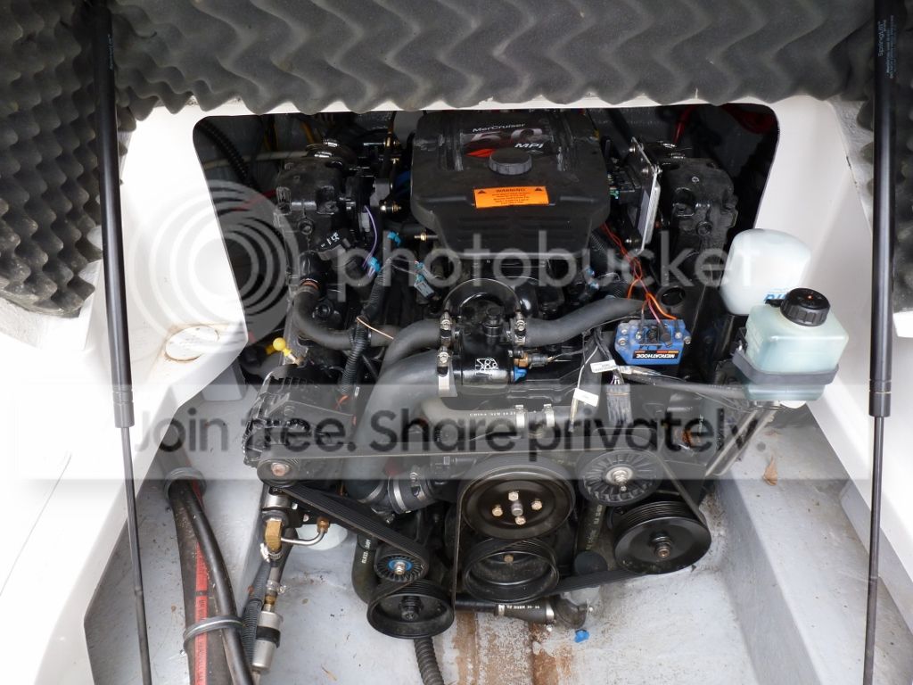 Crownline-13_zpsad397339.jpg