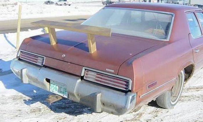 dumbest_car_spoilers_08.jpg
