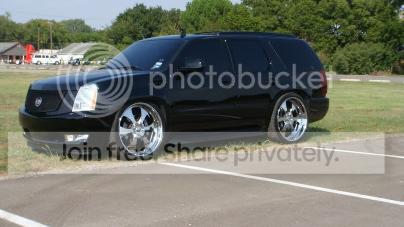 2007EscaladeBlackedOut006.jpg