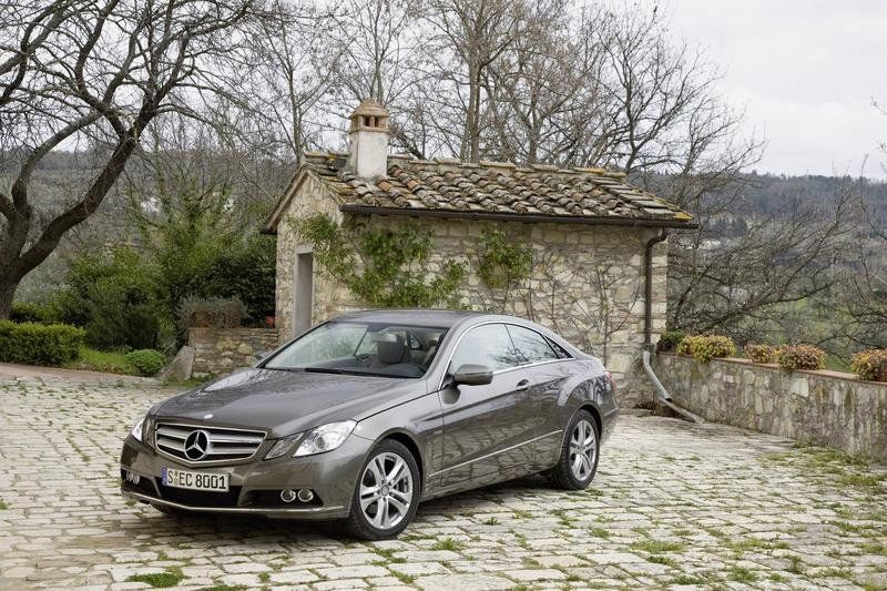 2010-mercedes-e-class-cou-16_800x0w.jpg