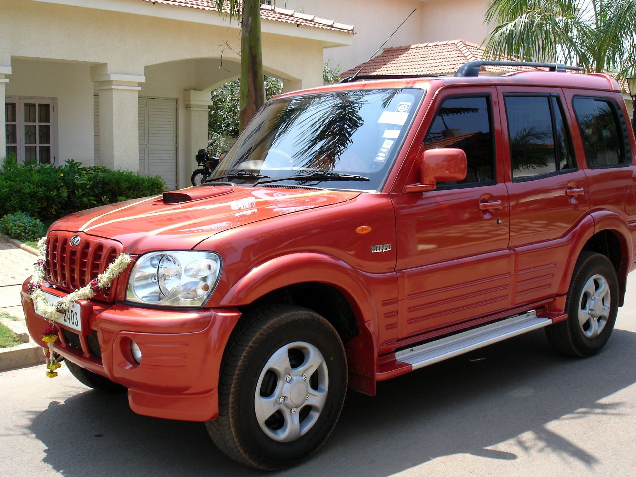 Mahindra_Scorpio_(124712669).jpg