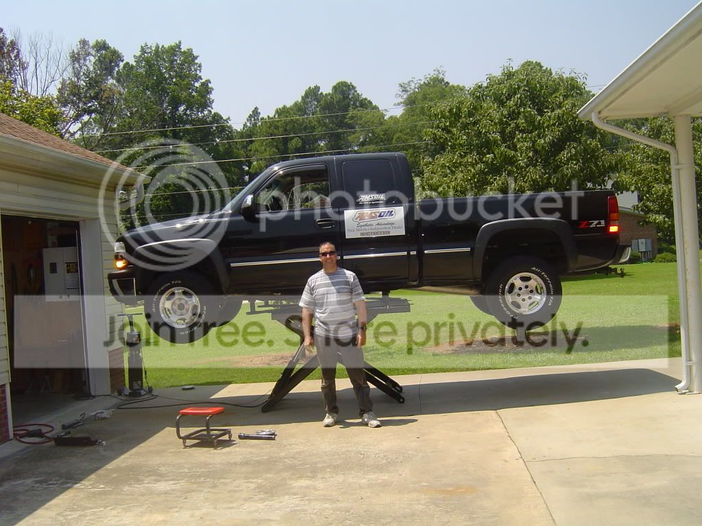 Truckonlift005.jpg