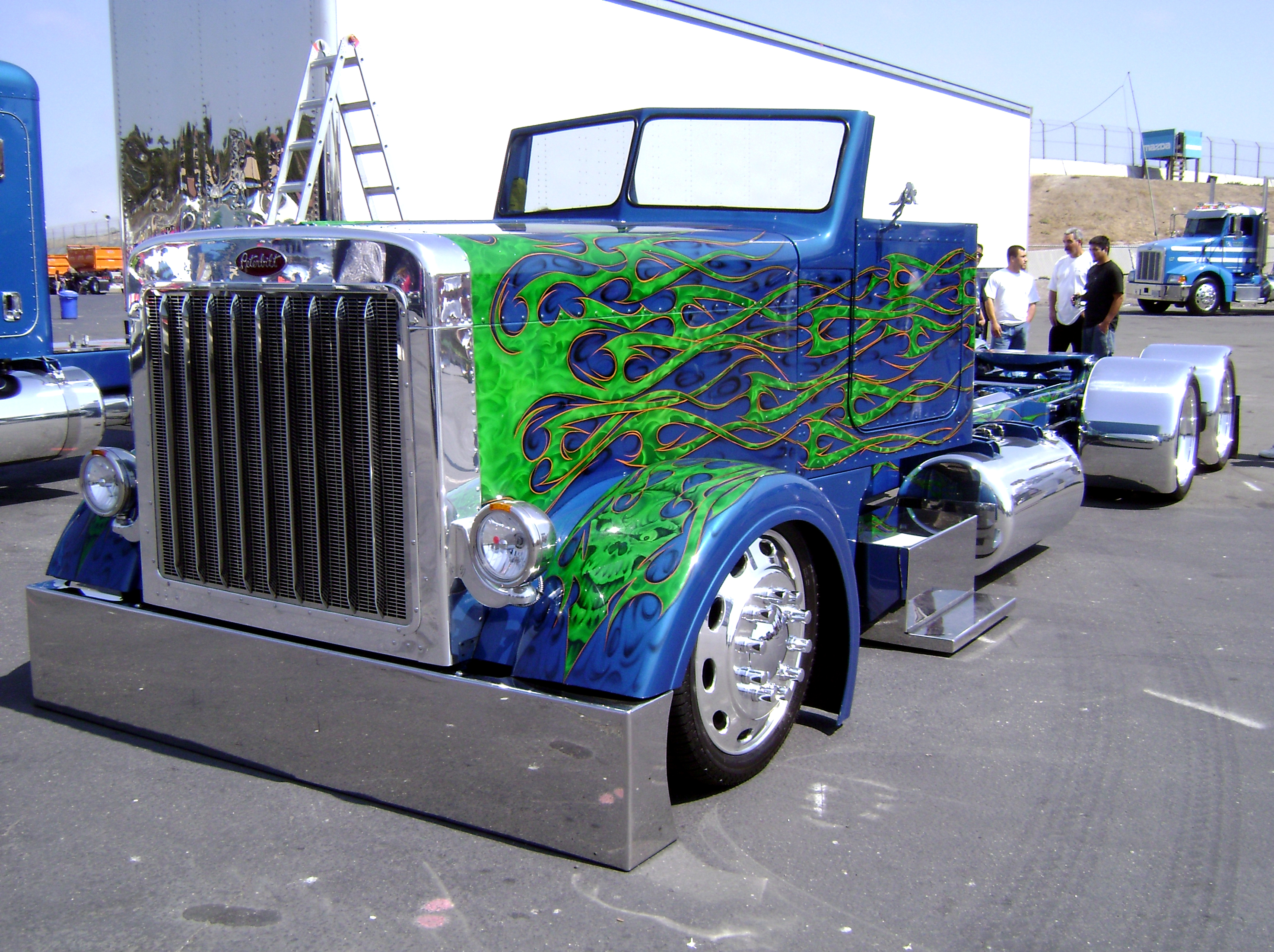 wild_custom_lowrider_Peterbilt_by_Partywave.jpg