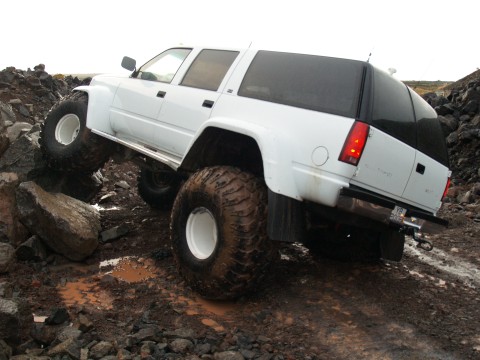 suburban-49-inch-tires-and-atlas-gears-437.jpg