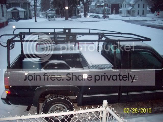 truckwitracks001.jpg