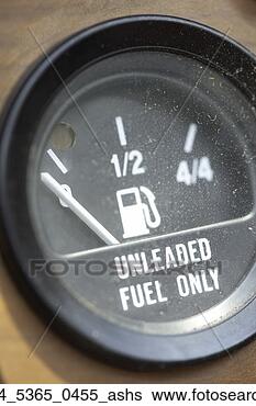 needle-car-gauge_~050704_5365_0455_ashs.jpg