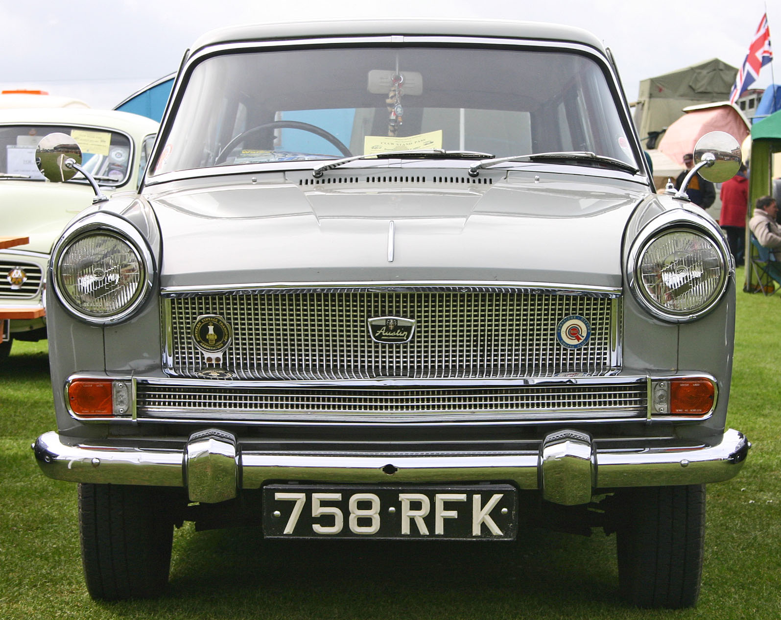 Austin_A55_Cambridge_MkII_Countryman_head.jpg