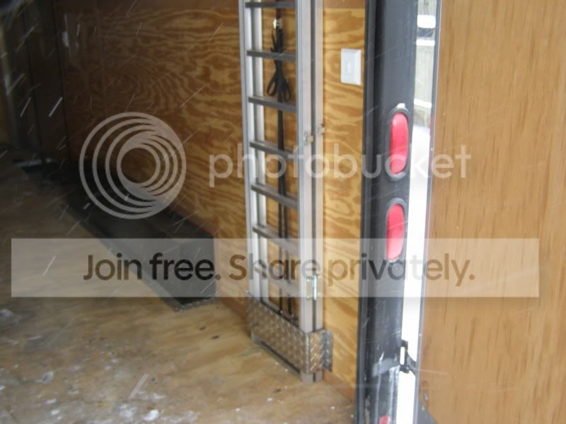 trailer005-1.jpg