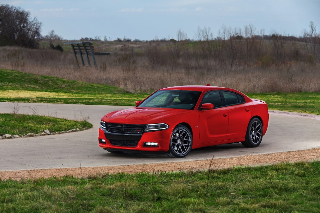 2015-dodge-charger_100464373_l.jpg