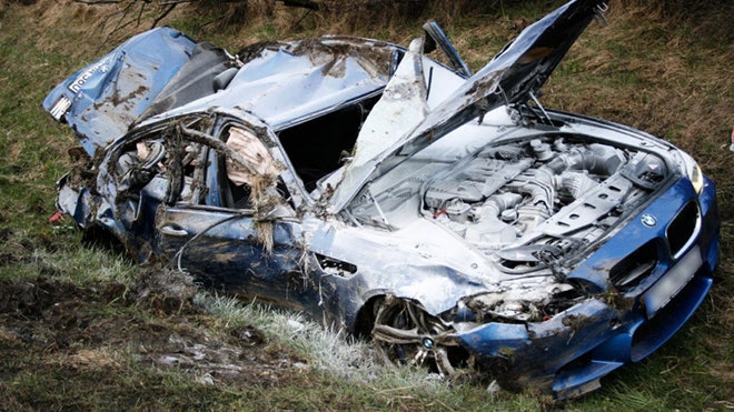 bmwcrash660.jpg